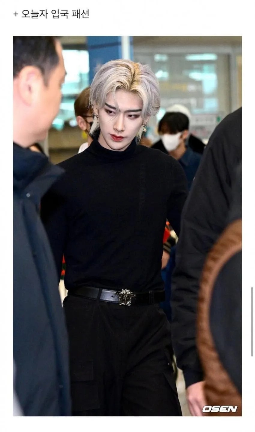 프로의식 개쩌는 어느 남자아이돌.jpg