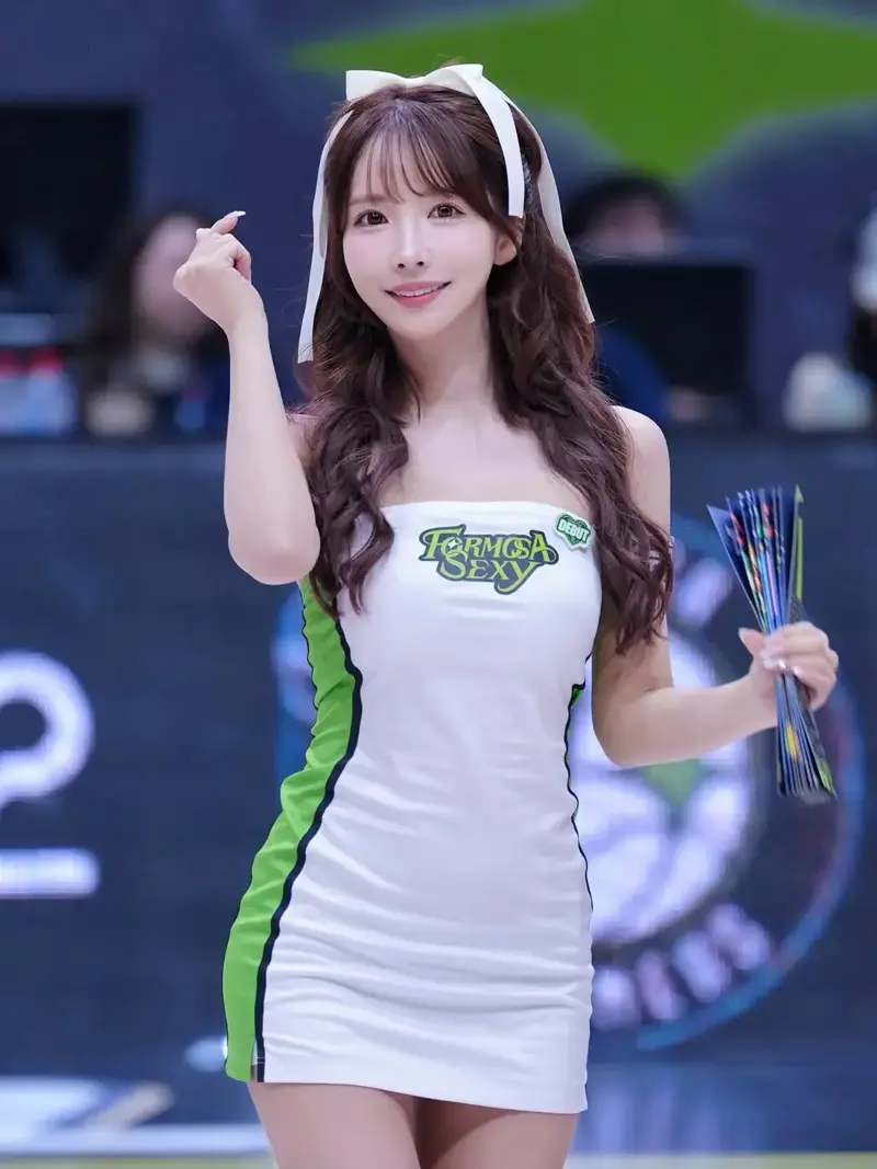 성관계 영상 유출에도 당당한 아이돌출신 현직 치어리더 (3)