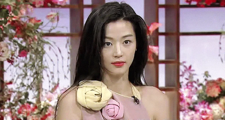스타성 쩌는 연예인 하면 누구 생각남?.jpgif (3)