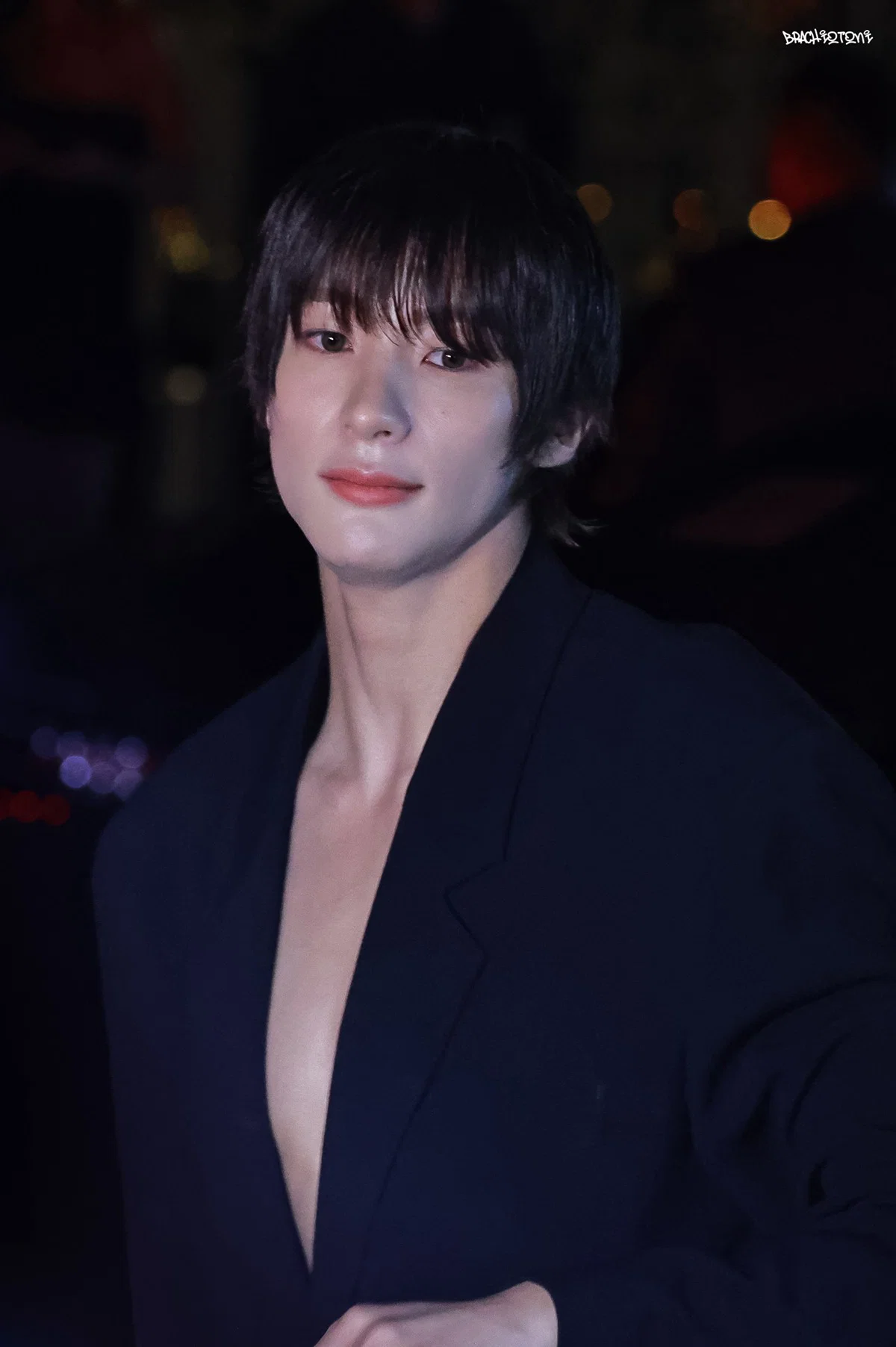 생로랑 파리 패션쇼 참석한 라이즈 앤톤 (14)