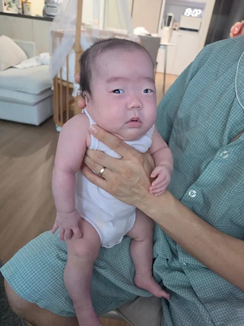 싱글벙글 애낳고 sns하면 안되는 이유