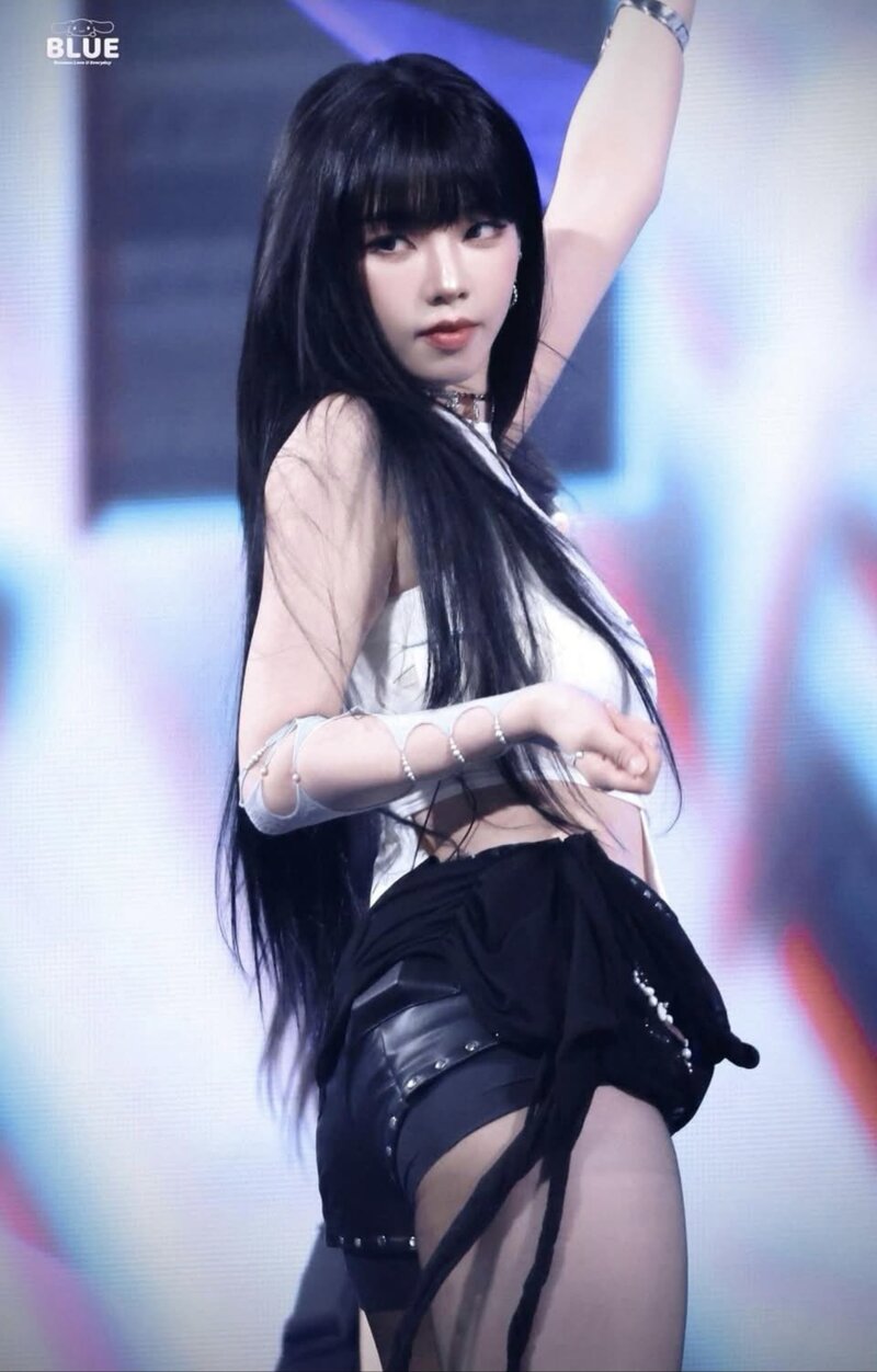 에스파 카리나 검스