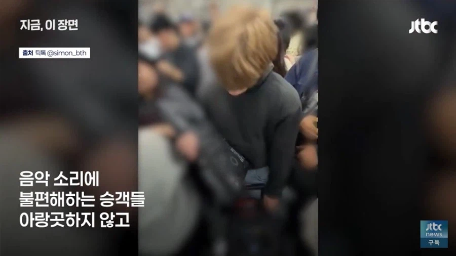 6호선에 나타난 외국인 관종 틱톡 빌런 (6)
