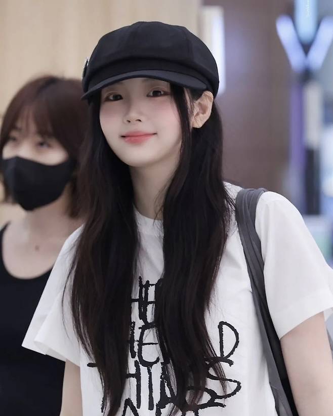 사복 차림 통제당하는 걸그룹 멤버