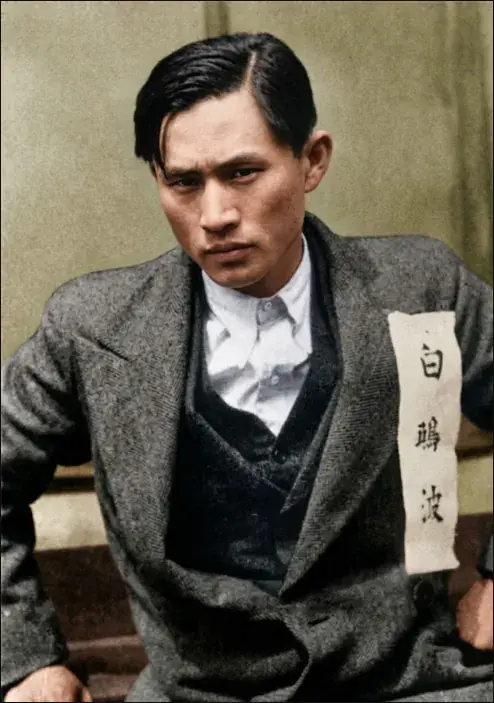 사랑하는 여자도 조국 앞에 있을 수는 없는 것이야