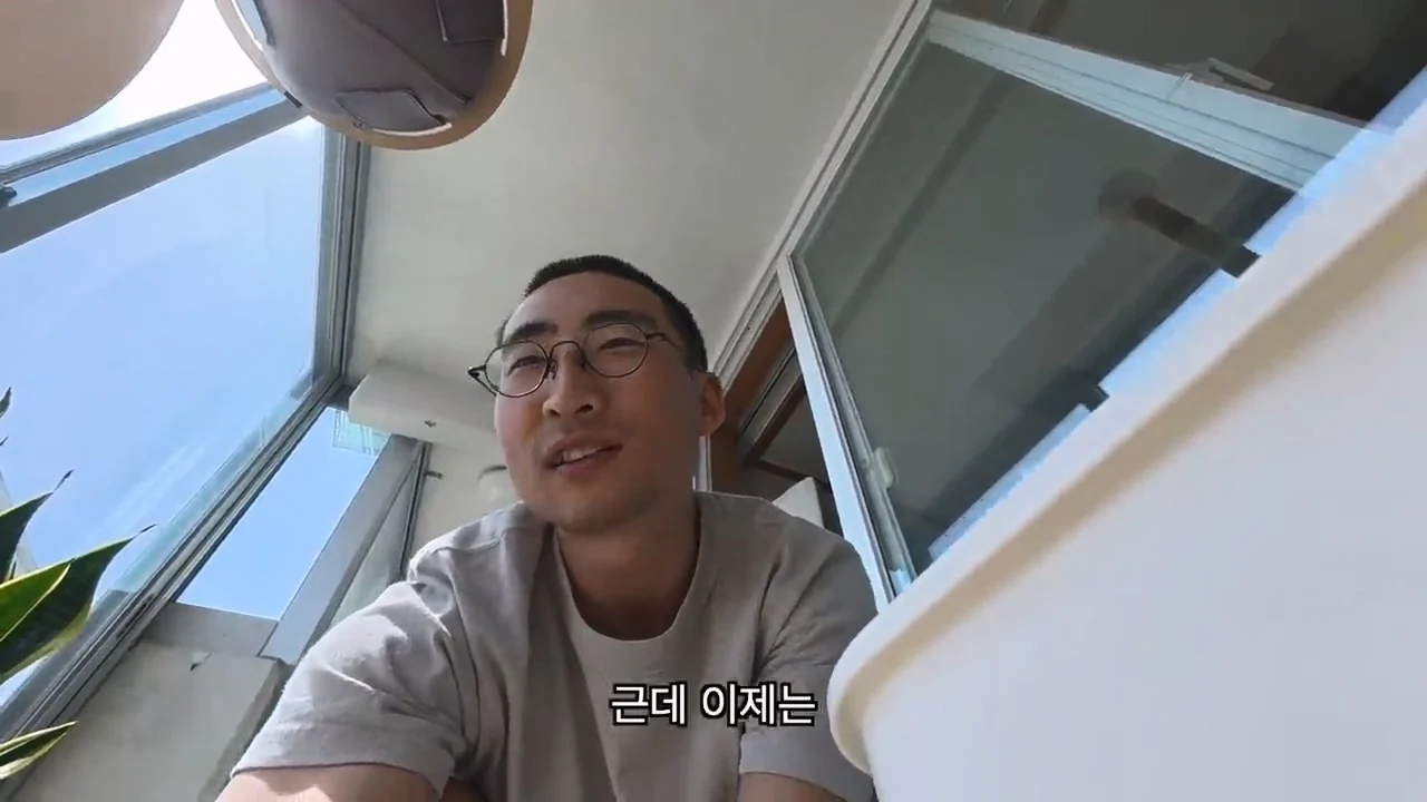 해외여행으로 가진돈 다 써버린 여행 유튜버 근황 (27)