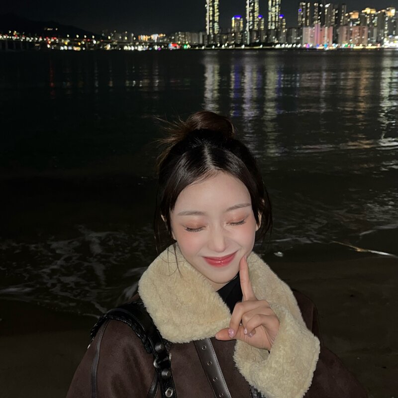 '빛나던 우릴 영원히 남겨 둘 거야' - 스테이씨 ' LOVE FOOL'