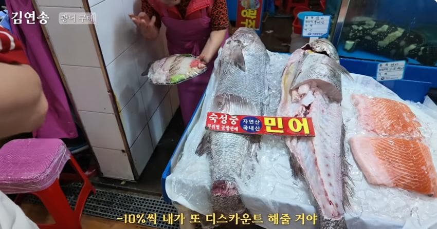 이뻐서 서비스 받는 나폴리맛피아 오른팔 05년생 파스타미녀 요리사 (16)