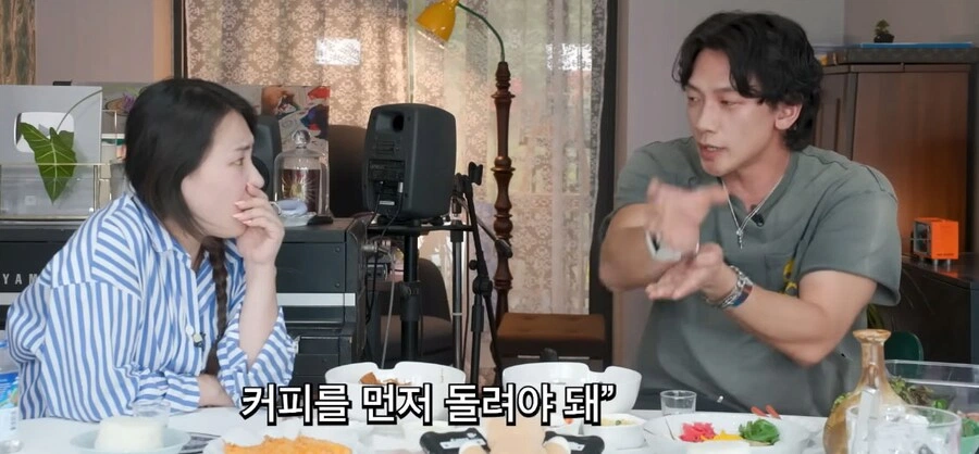비가 20년째 지키는 박진영의 조언.jpg