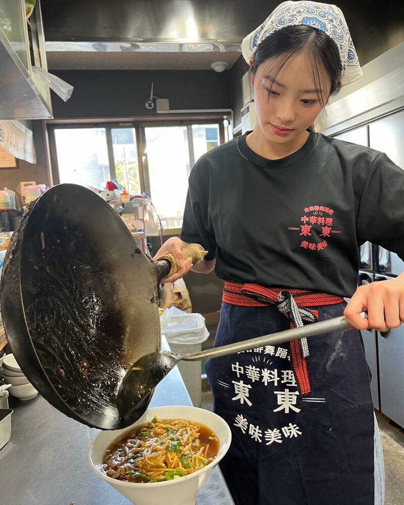 뉴진스 민지 닮은꼴'로 유명했던  라멘집사장님 근황