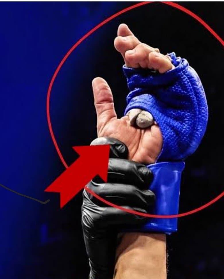 난리 났다는.. UFC 불법 글러브 논란 . (6)