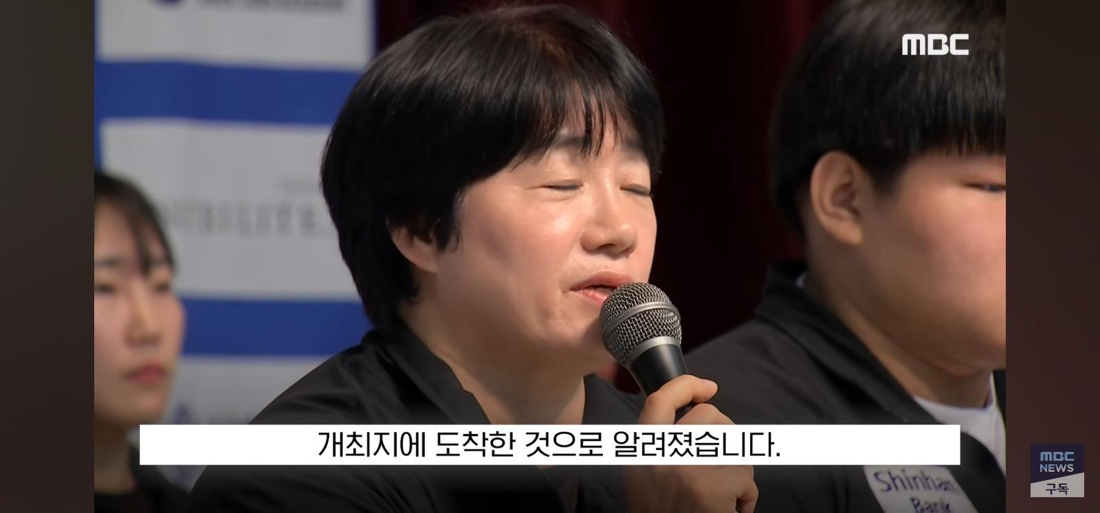 밥먹다 비행기 놓침 (26)