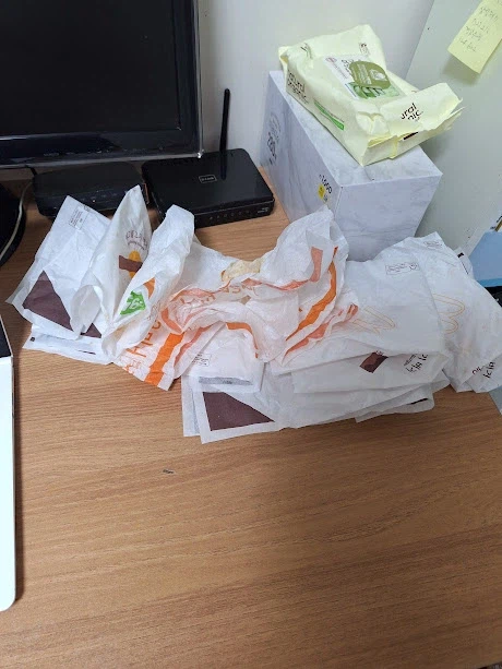 햄버거 8개 먹는데 다들 햄최몇임??_2.webp