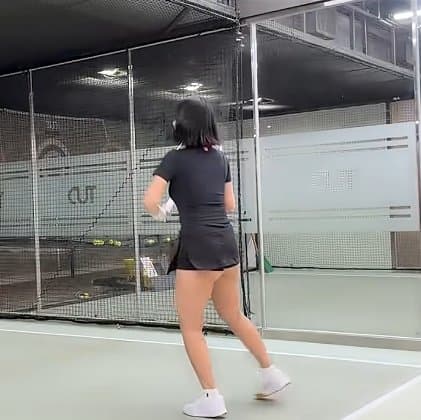 테니스 복장 규제 규제 규제때문에 화가많이난 미녀 유망주. (9)