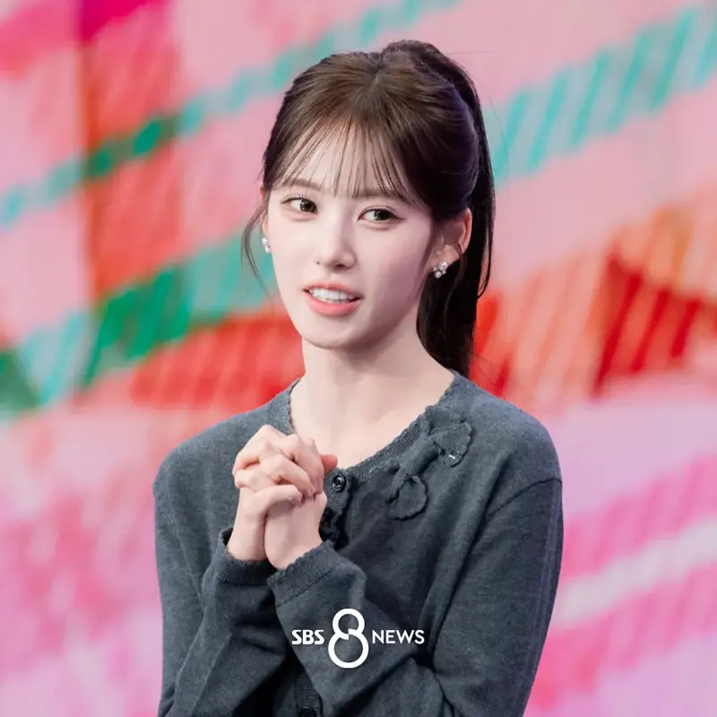 sbs 8시 뉴스 출연 리센느 비하인드 개인, 단체컷 (3)