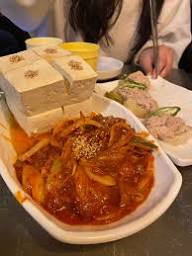 두부김치 이따구로 주는 곳은 처음이네 (6)