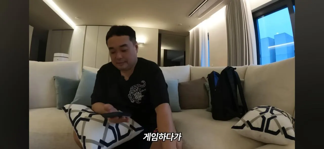코인으로 800억 번 20대의 집