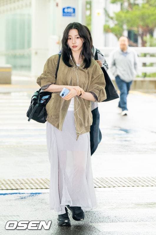 유선 이어폰 유행 시켰다는.. 걸그룹 멤버 . (7)