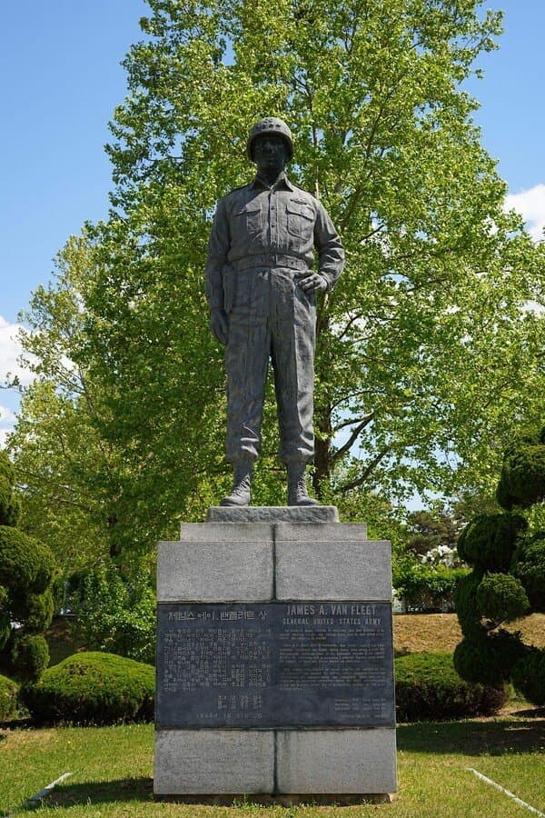 한국을 사랑했던 미군의 장군..밴 플리트 (48)