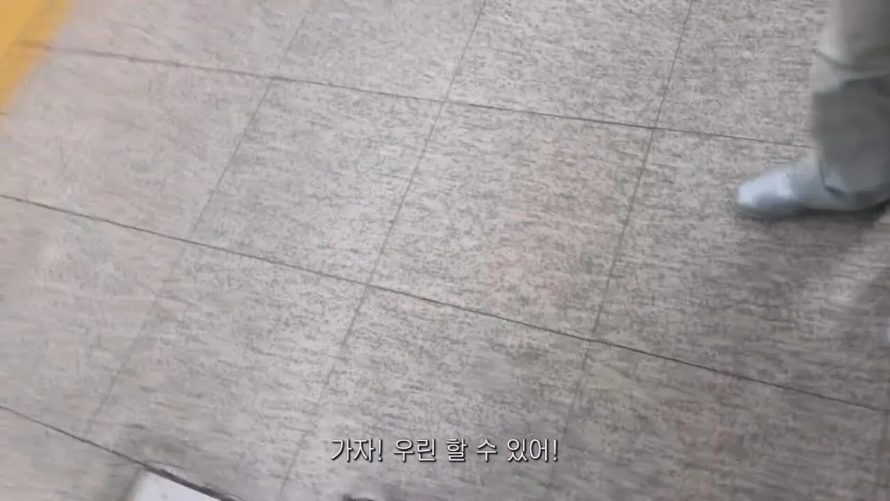 동생들에게 떡볶이 사주려 직접 사러간 시각장애인