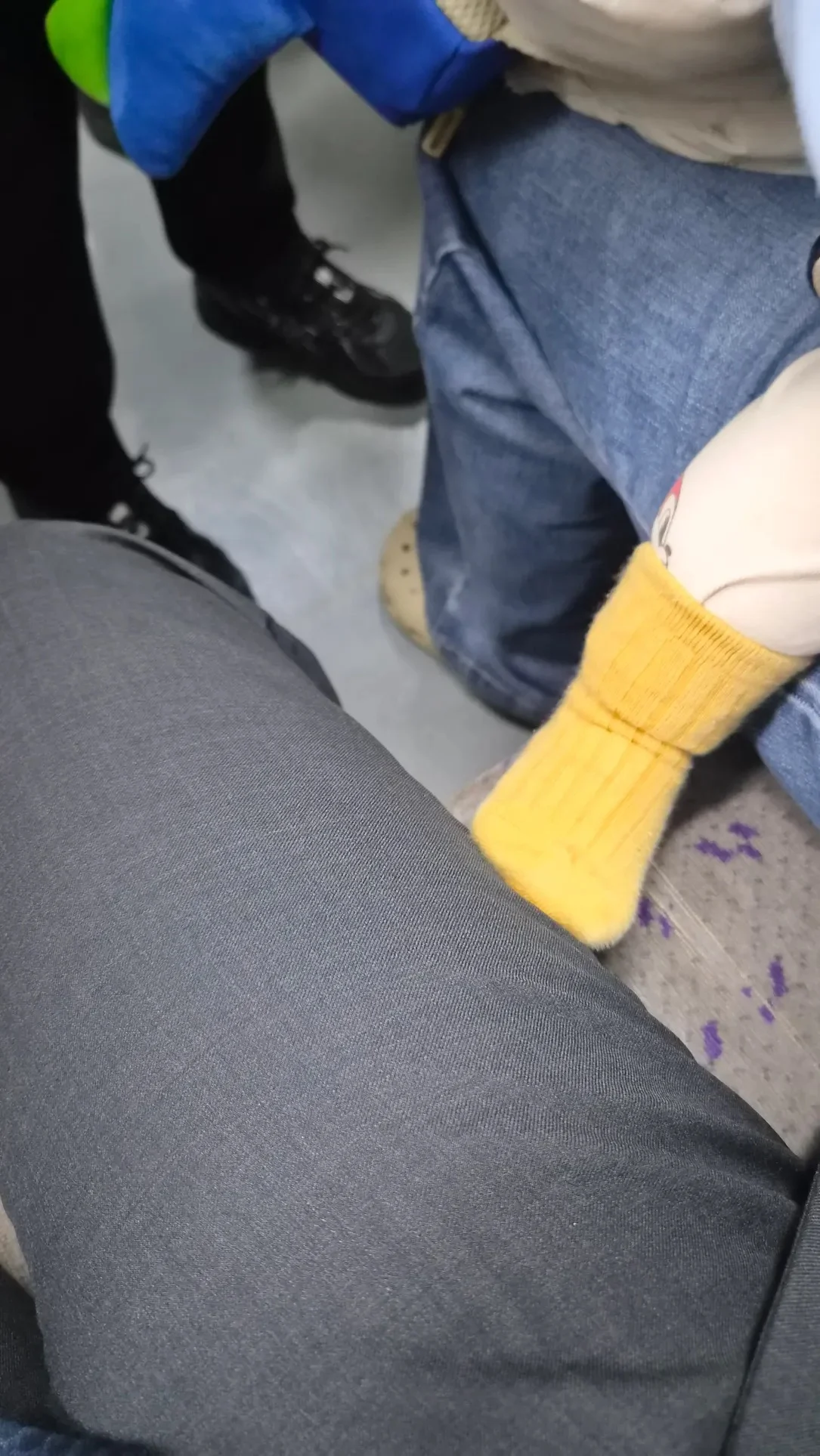 대화가 안통하는 옆자리 민폐남 (2)