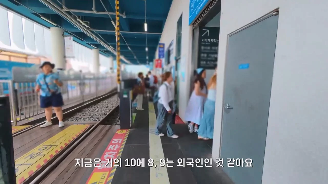 지금 부산에 여행온다고 외국인들이 몰리는 이유 (51)