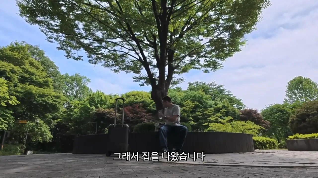 해외여행으로 가진돈 다 써버린 여행 유튜버 근황 (30)