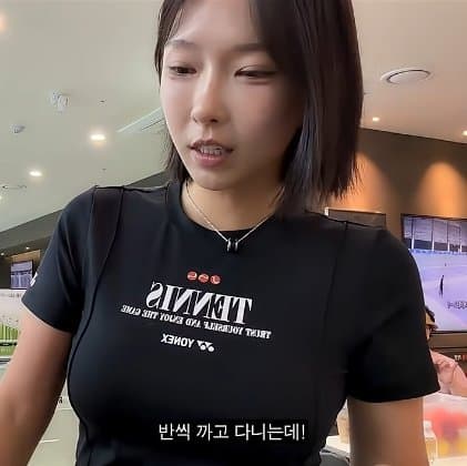 테니스 복장 규제 규제 규제때문에 화가많이난 미녀 유망주. (4)