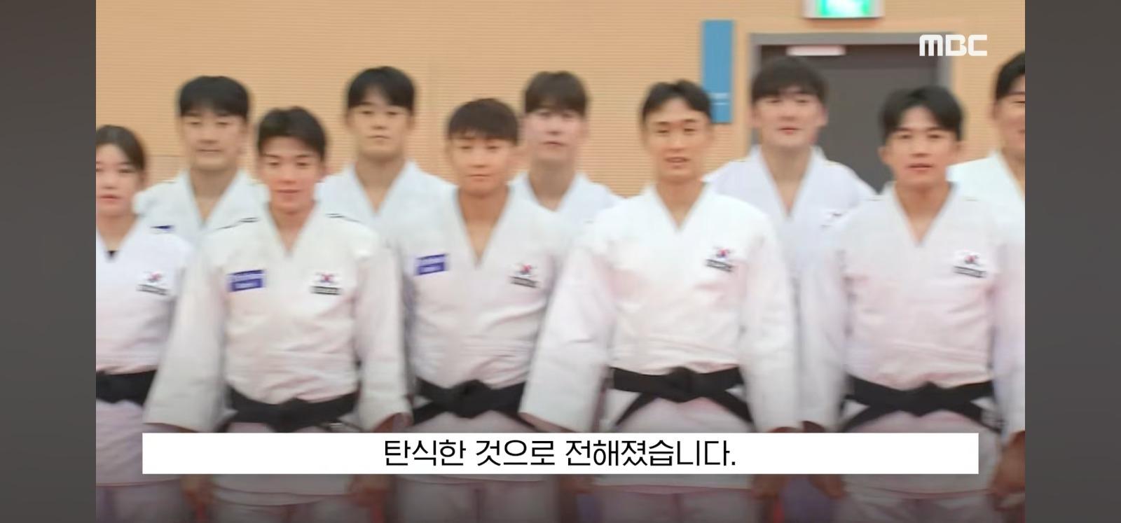 밥먹다 비행기 놓침 (35)