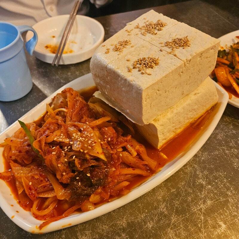 두부김치 이따구로 주는 곳은 처음이네 (4)