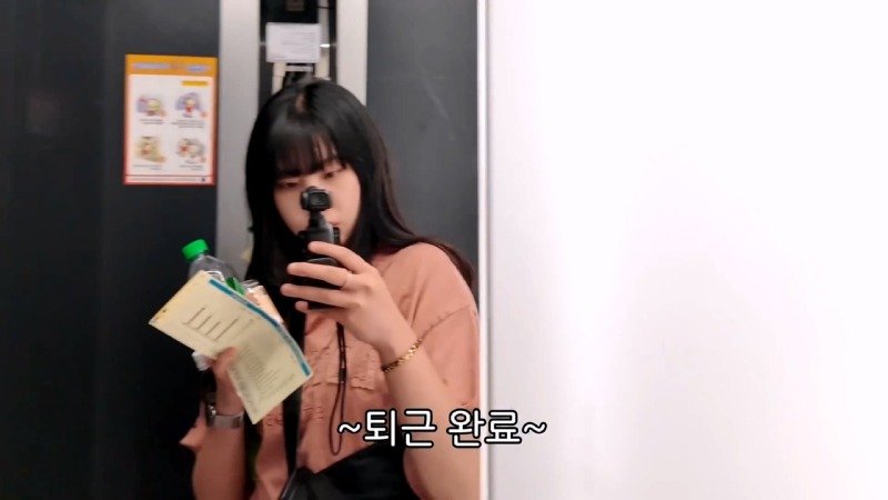 7억짜리 차 언박싱하는 20대 여성 (18)