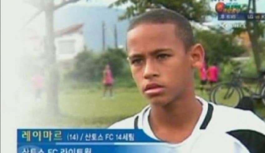 싱글벙글 세계적인 축구선수들 어린시절과 현재 모습 (7)