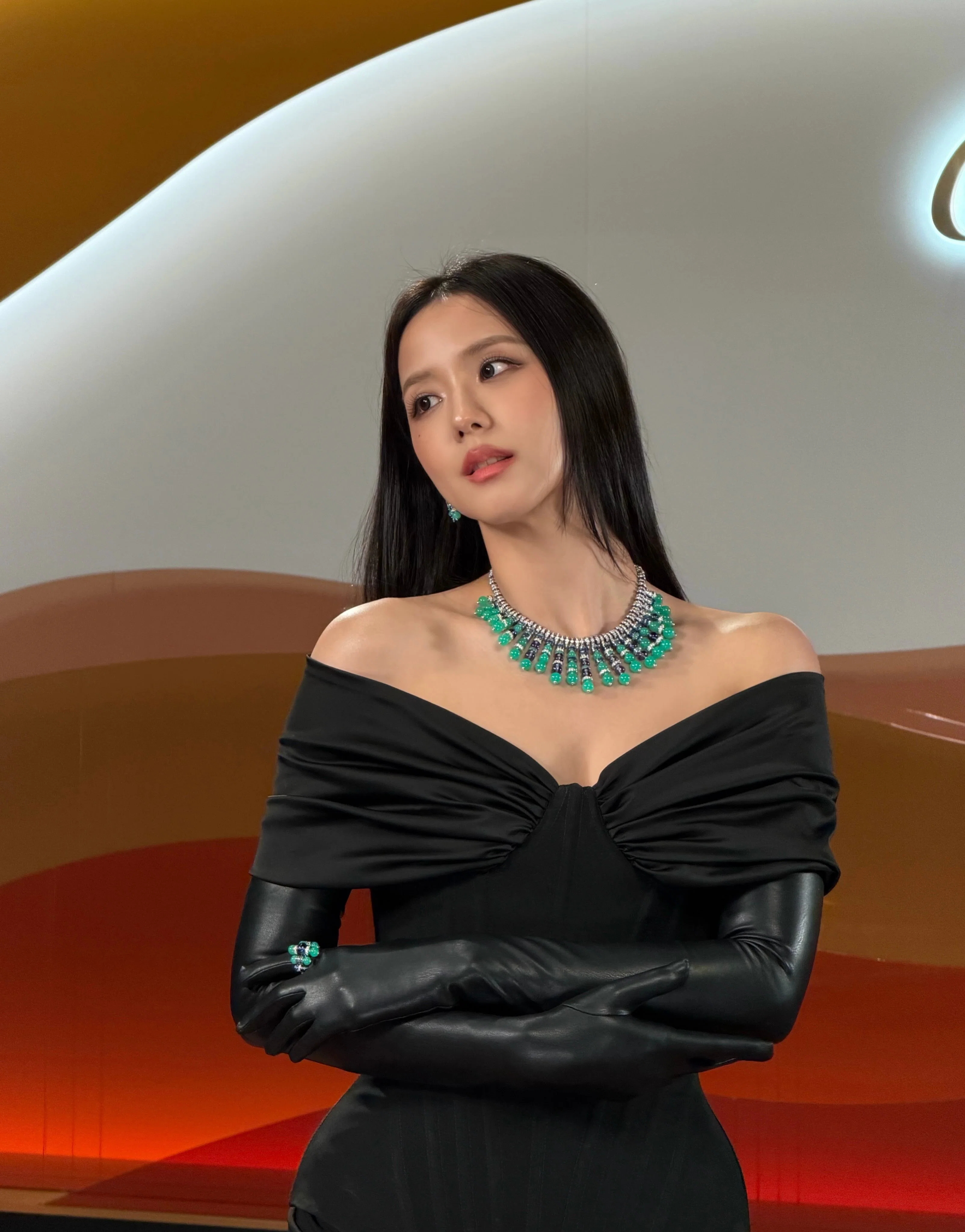 블랙핑크 지수 까르띠에 블랙 vs 화이트....... (6)