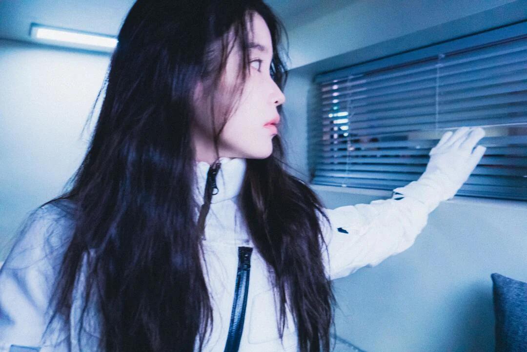 아이유 Digital Single [이 별로부터] 컨셉 포토 💫 23컷 (12)