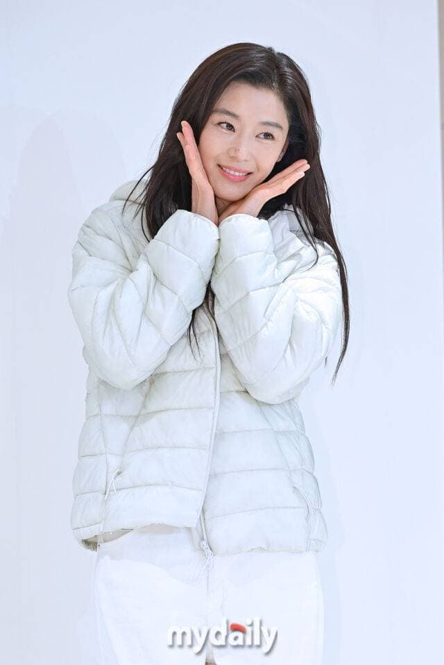 오늘 전지현 행사장 얼굴 뭔데ㅋㅋㅋㅋㅋㅋ (9)