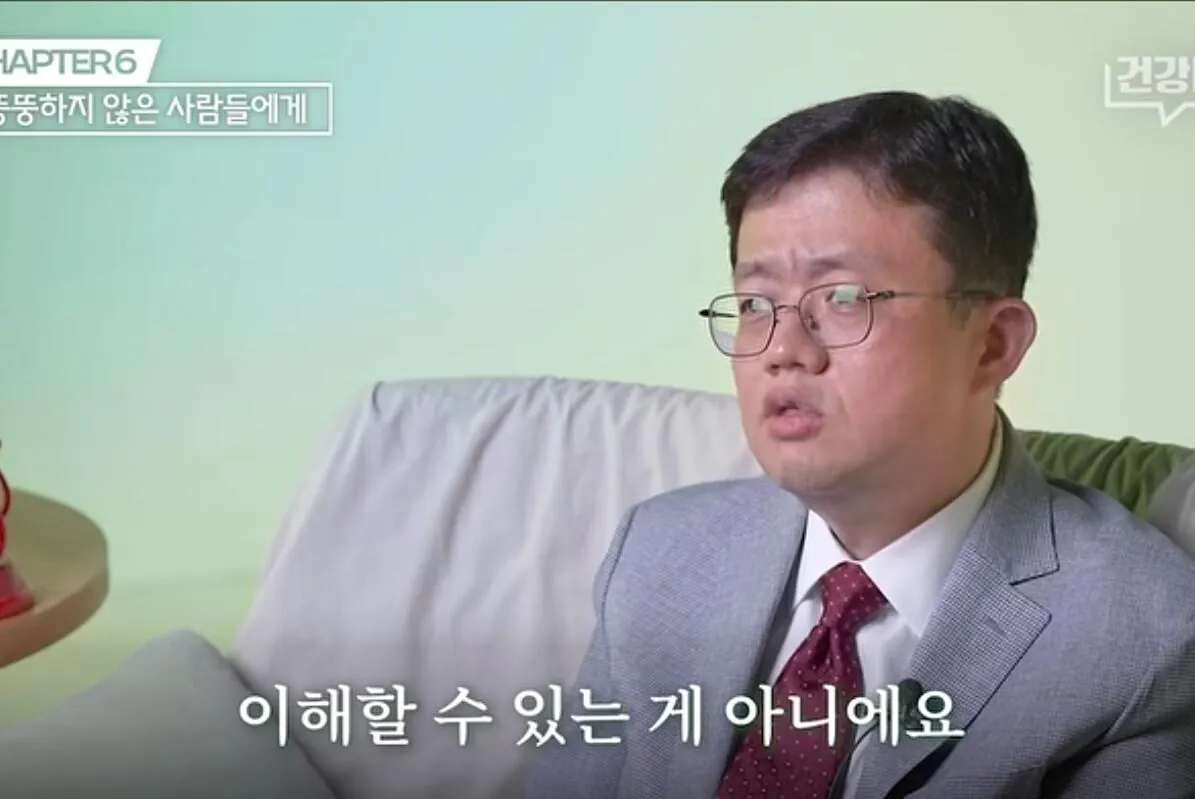 싱글벙글 뚱뚱한 사람은 계속 먹는걸 생각한다 (9)