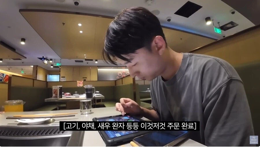 훠궈 처음 먹는 손님을 본 가게 직원들 (7)