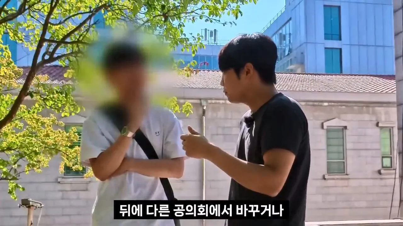 종교는 인간이 만들었다는 서울대생, 목사는 답할 수 있을까.mp4_20261001_153039.696.jpg 서울대생이 목사에게 말하는 종교는 인간이 만든것이라는 이유