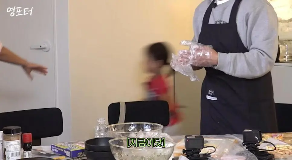 주말에 애를 본다면 독박이 나아 모임 나가는게 나아? (12)