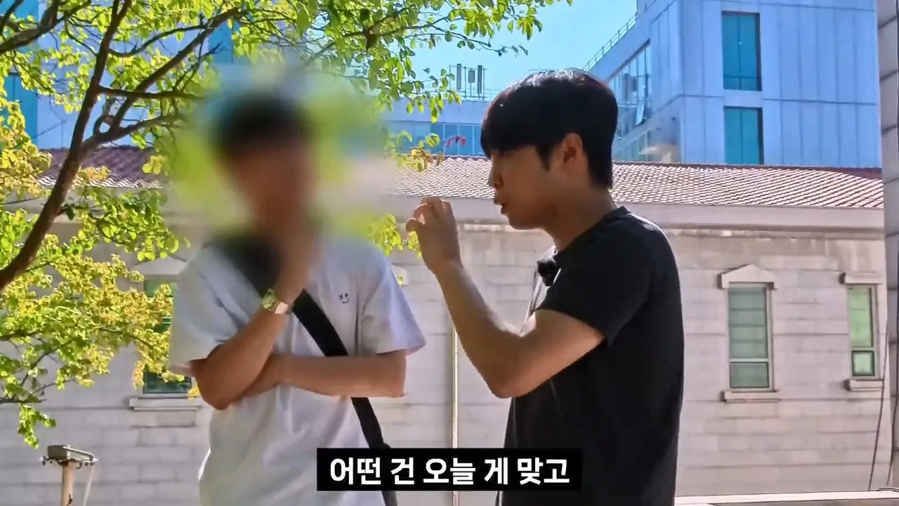 종교는 인간이 만들었다는 서울대생, 목사는 답할 수 있을까.mp4_20261001_153059.224.jpg 서울대생이 목사에게 말하는 종교는 인간이 만든것이라는 이유