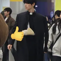 오컬트 드라마 찍는 중인 사제복 이준혁 목격담