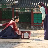 (멋진 신세계) 조선 희빈자가는 위에 빨강, 아래 파랑으로 태극 색깔인데 한국 희빈자가는 녹의홍상인 것도 재밌음 +신발 추가