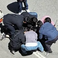 [속보]‘광주 묻지마 흉기 피습 사건’ 당시 공격 당하던 여고생 비명 소리 듣고 달려온 고등학생 ‘도망자’ 조롱한 누리꾼 경찰에 입건