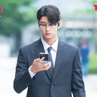 [윰세3] 신순록 안경 벗어라 vs 써라.jpgif