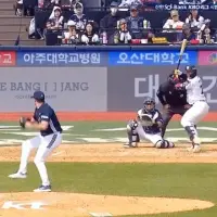 [KBO] 공이 문제인가 안현민이 문제인가 갑론을박하고있는 오늘의 장면