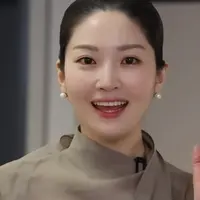 퇴사 7년만에 승무원 메이크업한 류이서